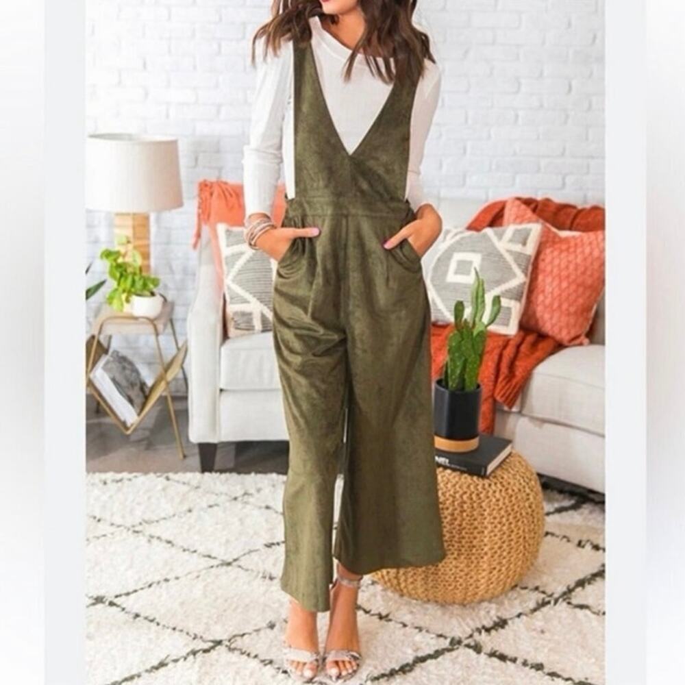 Very J Olive Green Faux Suede Wide Leg Jumpsuit Sleeveless V Neck Medium